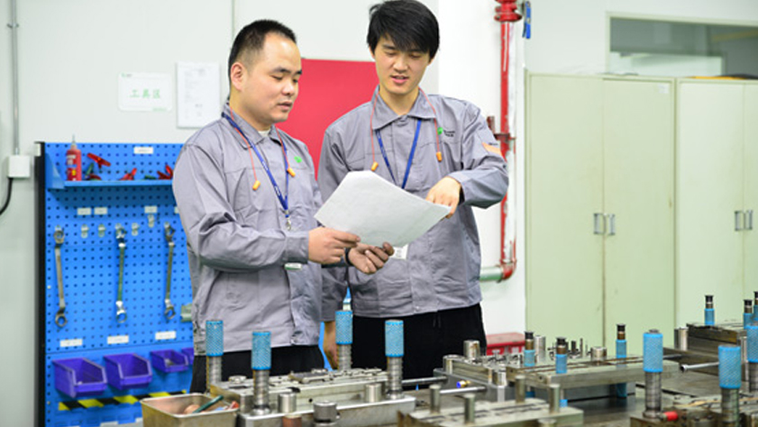 扩展精微冲压的技术能力